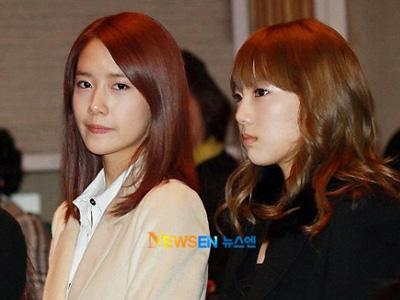 Tak Kenakan Makeup, Taeyeon dan Yoona SNSD Lari dari Paparazi